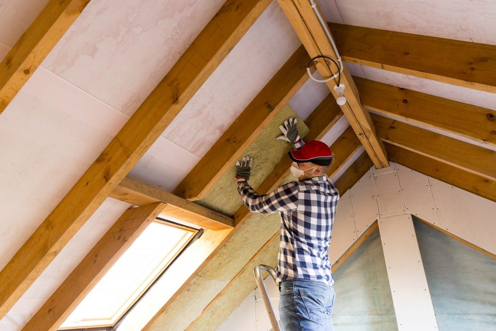 a contractor doing a home remodeling