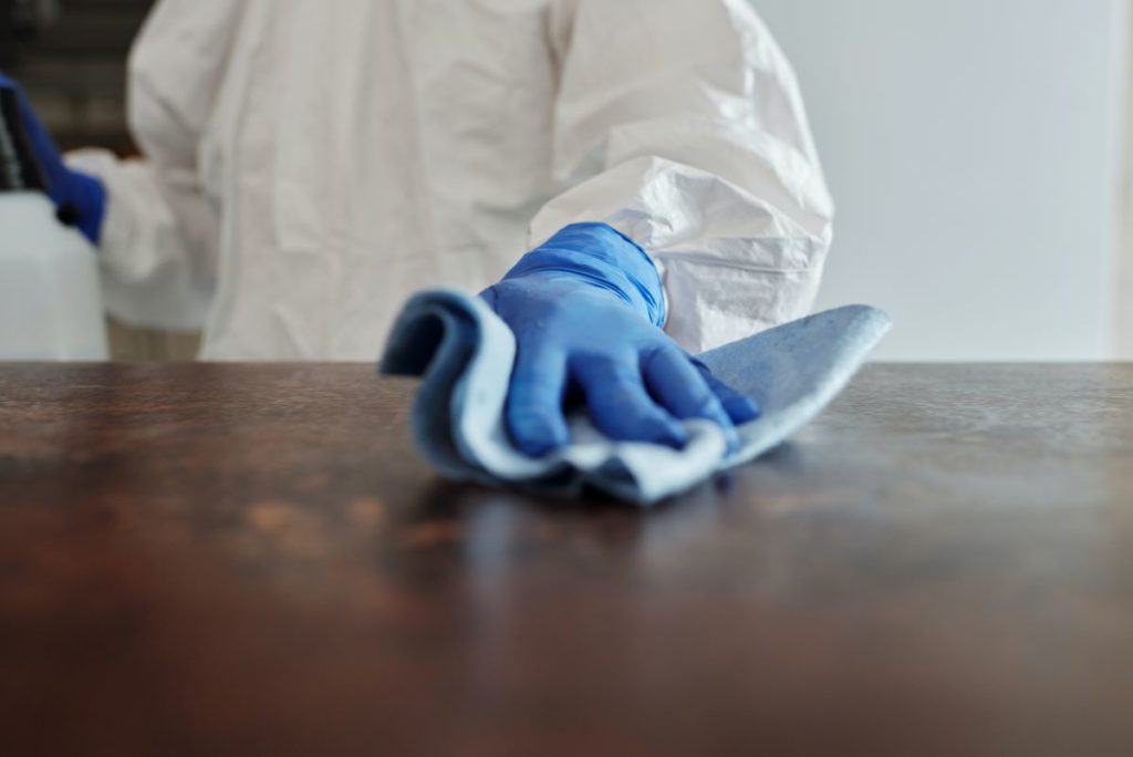 cleaning wooden table top